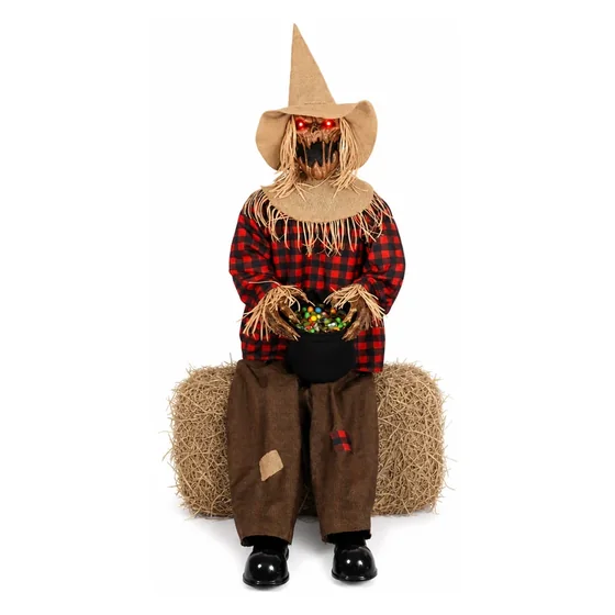 Thornfield Scarecrow, closer in
